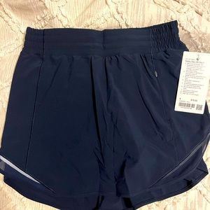 Lululemon Hotty Hot Skirt Size 8 Navy Blue